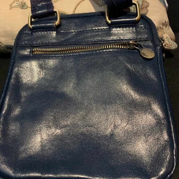 Vera Pelle Italian Leather Crossbody - Picture 5 of 11